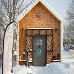 Tiny Haus Auf Idyllischem Grundstueck Im Rittergut Nyaraló