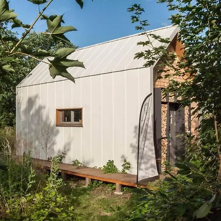 Nyaraló Tiny Haus Auf Idyllischem Grundstueck Im Rittergut *